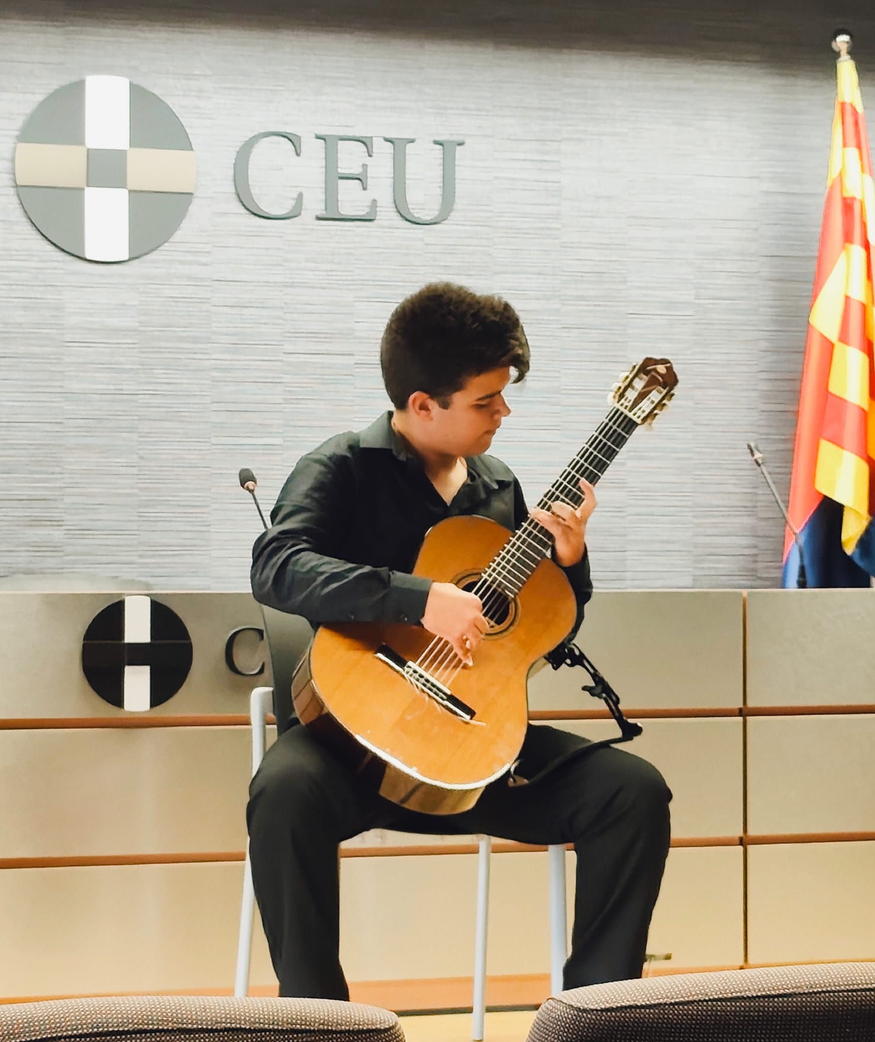 Víctor Mateos Ponferrada — Guitarrista